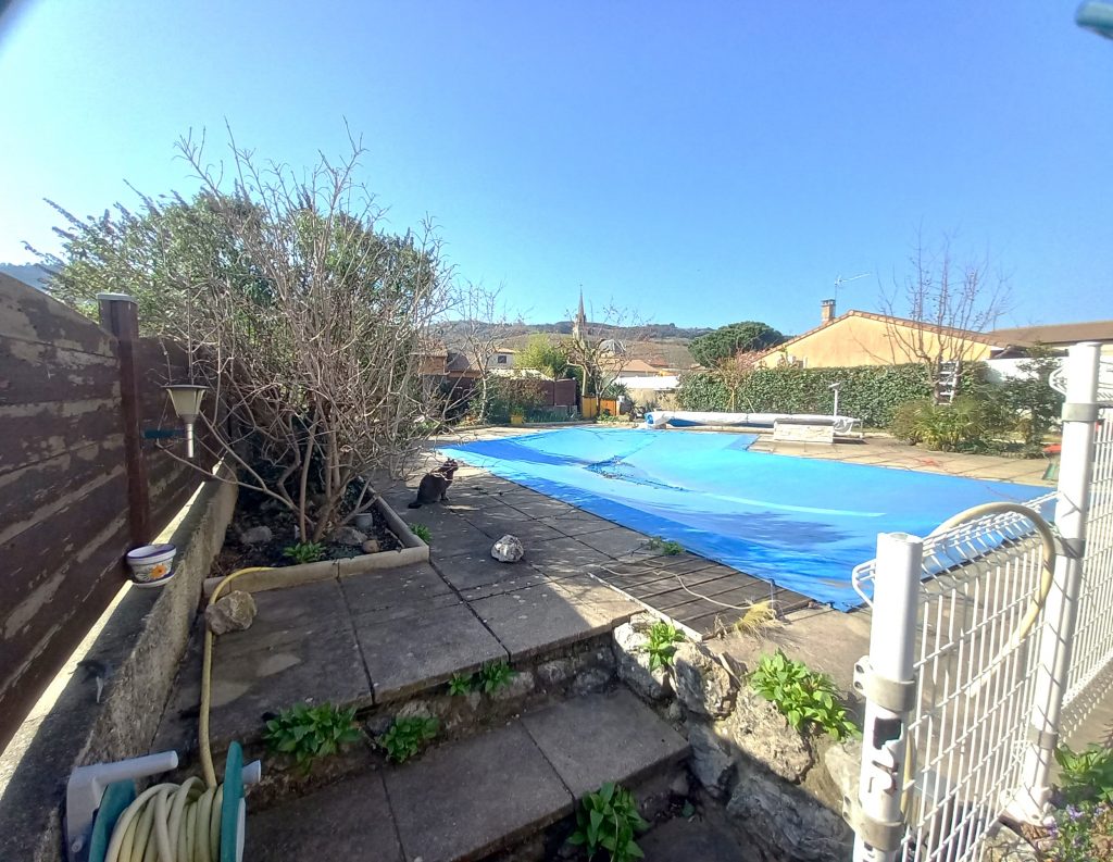 extérieur avant travaux abords piscine terrasse à rénover Ardèche Drôme Florasol