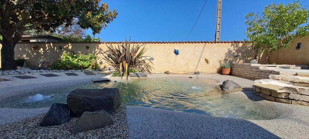 Mini piscine lagon Bio.design de moins de 10 m² avec système d’aérothérapie