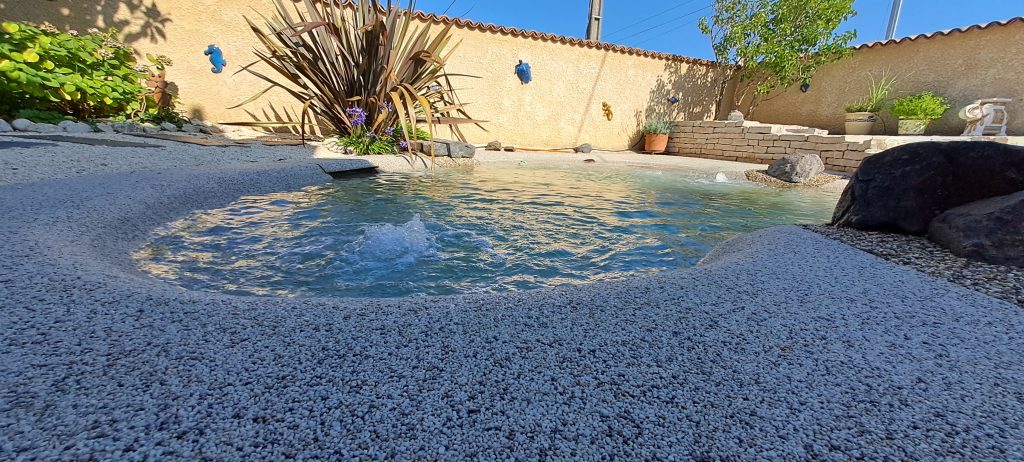 Mini piscine de moins de 10 m² Bio.design avec plage immergée